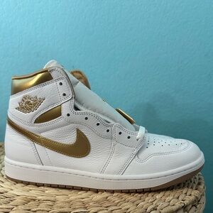 Women's Air Jordan 1 High OG
White and Gold